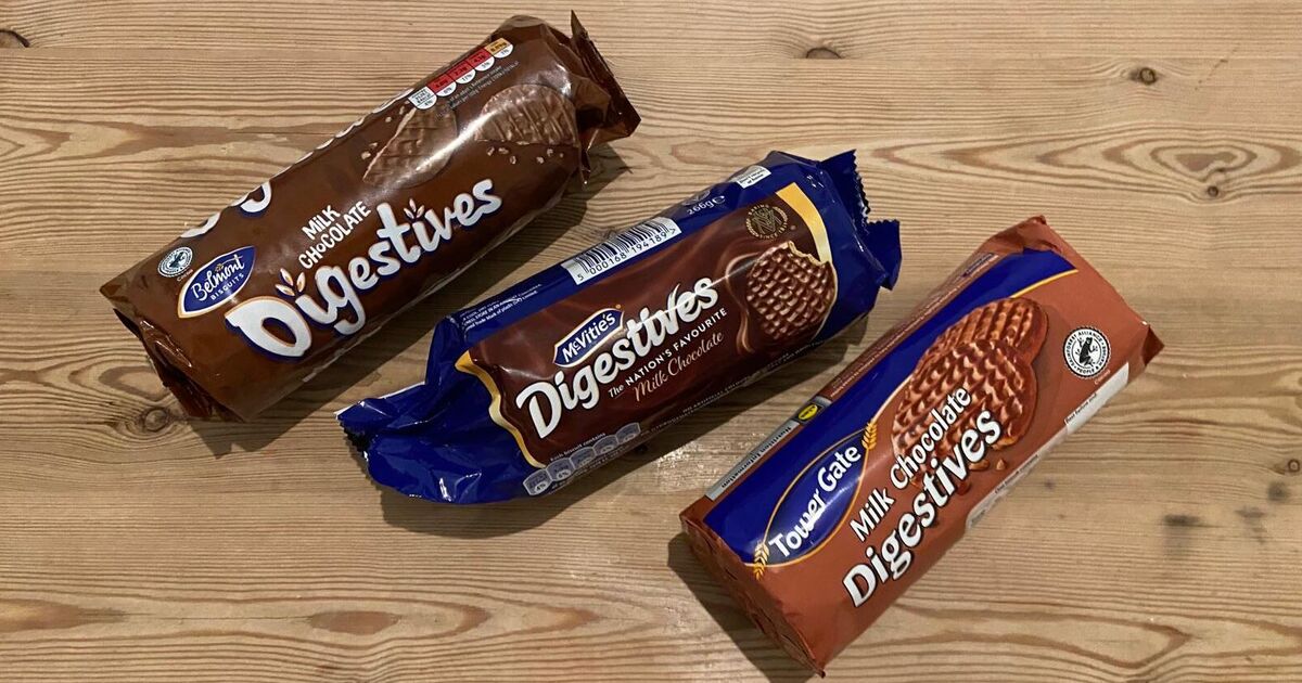 I tried chocolate digestives from Lidl, Aldi and McVitie's - 99p pack wins